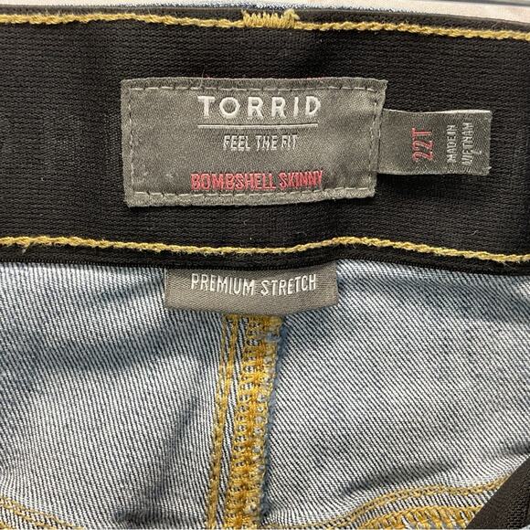 Torrid Bombshell Skinny Jeans Women's Plus Sz 22T Blue Stretch Ripped Distressed - Picture 2 of 7